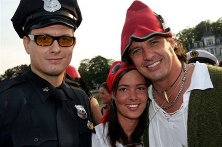 a1220251156326759-8811