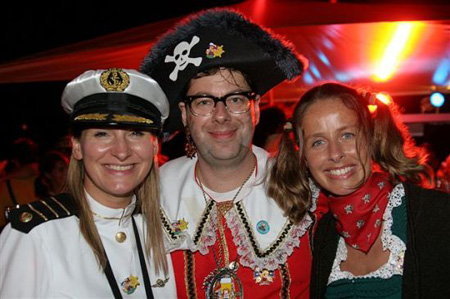 a2390221156326811-8811